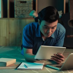 how to play minecraft education without buying it